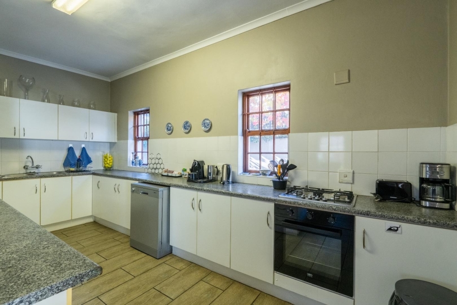 To Let 4 Bedroom Property for Rent in Franschhoek Western Cape